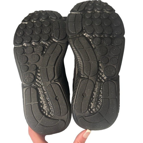 Women’s Under Armour wide Charged Assert sneakers size 8, NIB - Picture 5 of 6